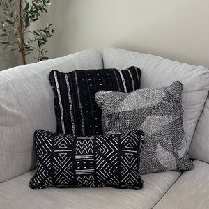 Set of 6 Black and White Patterned Accent Pillows
